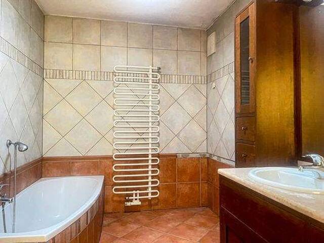 Immobilie in Oberndorf - DO IT YOURSELF-großzügiges Reihenhaus als Sanierungsobjekt in Oberndorf - Bild 4