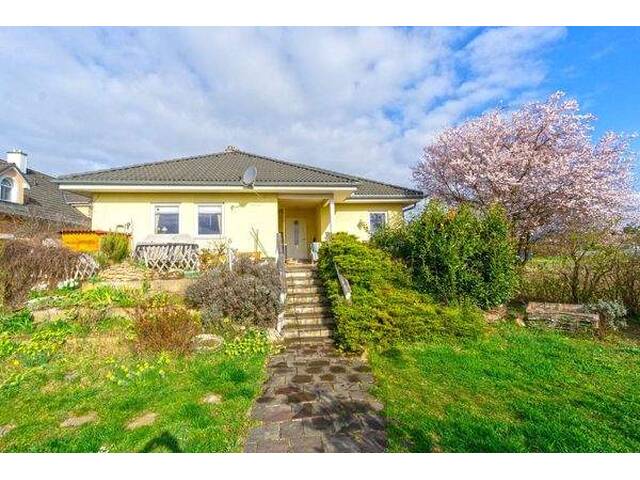 Immobilie in Weikersdorf am Steinfelde - Entzückendes Landhaus mit Fernblick im Steinfelde am Fuße der Hohen Wand - Bild 0