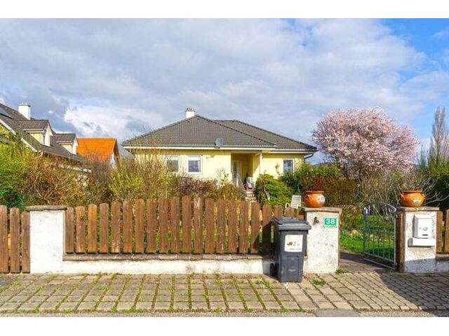 Immobilie in Weikersdorf am Steinfelde - Entzückendes Landhaus mit Fernblick im Steinfelde am Fuße der Hohen Wand - Bild 1