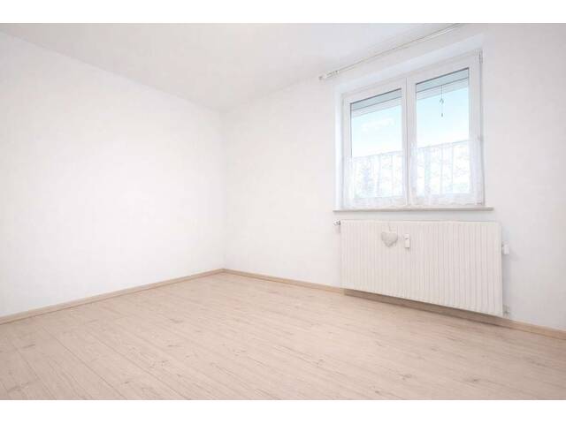 Immobilie in Henndorf am Wallersee - Attraktive 4-Zimmer-Wohnung mit Balkon und Stellplatz - Bild 4