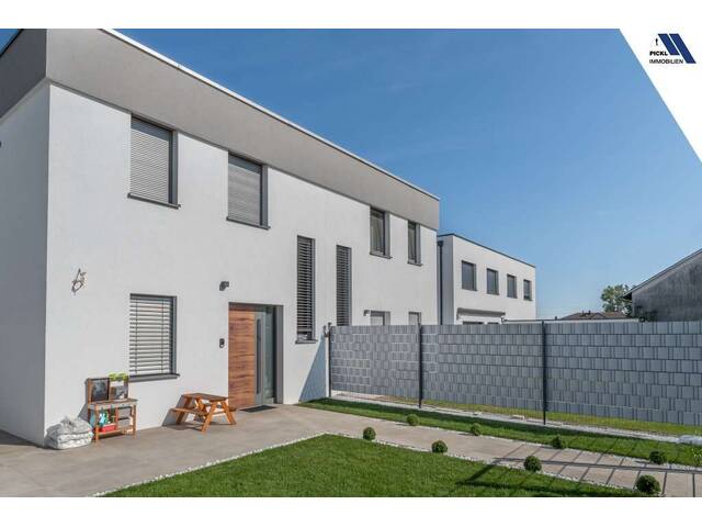 Immobilie in Hörsching - Neuwertige Doppelhaushälfte in Hörsching mit Pool, 3 Stellplätzen und hochwertiger Ausstattung - Bild 2