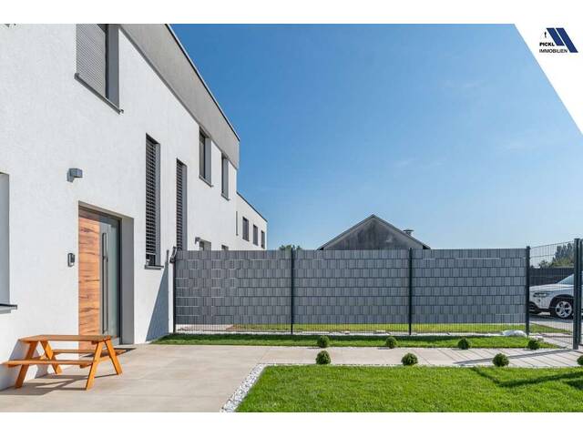 Immobilie in Hörsching - Neuwertige Doppelhaushälfte in Hörsching mit Pool, 3 Stellplätzen und hochwertiger Ausstattung - Bild 4