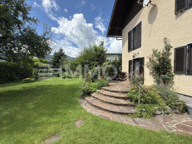 Immobilie in Oberalm - ZENTRAL GELEGENES WOHN- UND GESCHÄFTSHAUS - mit viel Potential! - Bild 0