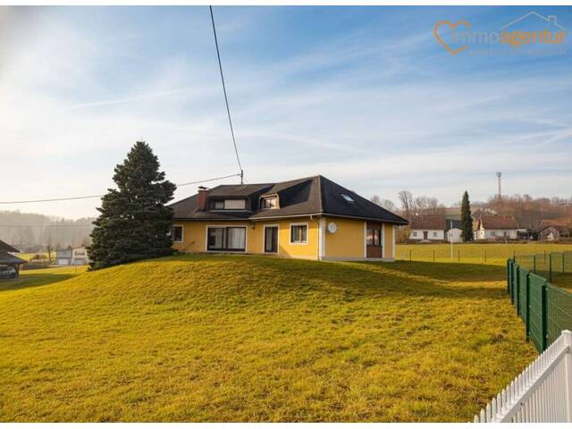 Immobilie in Enzenkirchen - Landhaus-Juwel in Enzenkirchen: Kaum bewohntes Herrenhaus mit wertvoller Grundstücksreserve - Bild 0