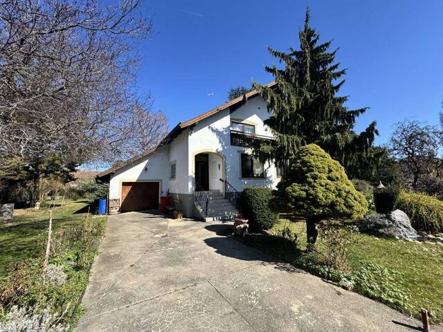 Immobilie in Schwadorf - GROßZÜGIGES ZWEIFAMILIENHAUS MIT 1.548 m² TRAUMGARTEN IN ZENTRALER GRÜNLAGE - Bild 1