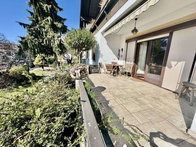 Immobilie in Schwadorf - GROßZÜGIGES ZWEIFAMILIENHAUS MIT 1.548 m² TRAUMGARTEN IN ZENTRALER GRÜNLAGE - Bild 2