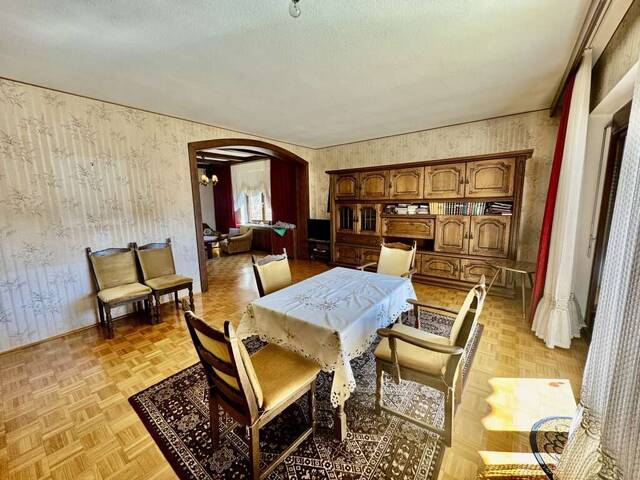 Immobilie in Schwadorf - GROßZÜGIGES ZWEIFAMILIENHAUS MIT 1.548 m² TRAUMGARTEN IN ZENTRALER GRÜNLAGE - Bild 4