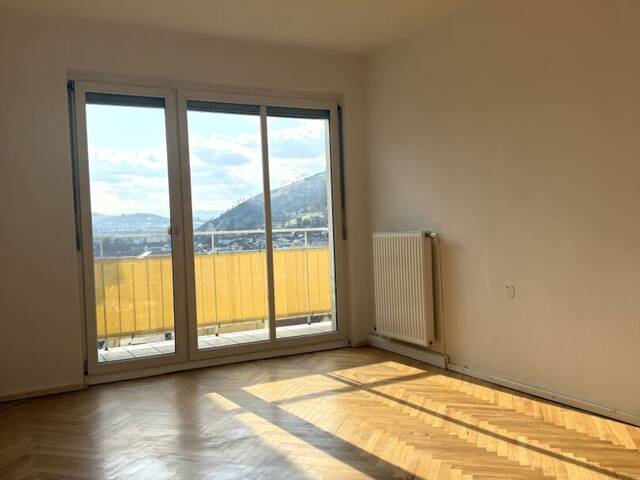 Immobilie in Bruck an der Mur - Wohnen über den Dächern von Bruck an der Mur! Lichtdurchflutet und 2 Balkone - Bild 0