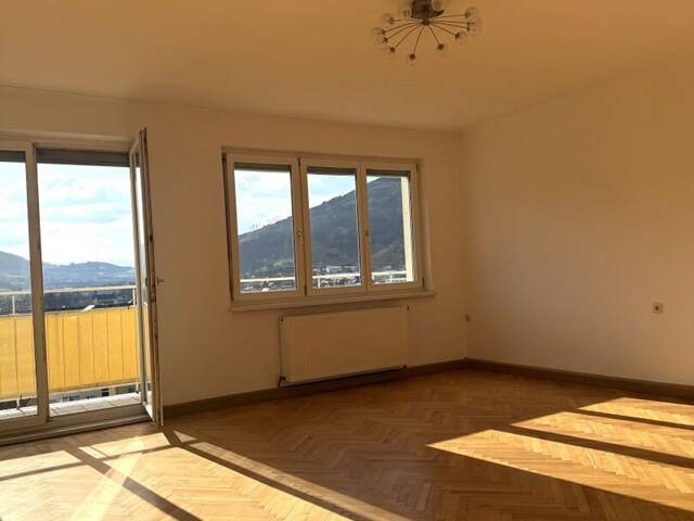 Immobilie in Bruck an der Mur - Wohnen über den Dächern von Bruck an der Mur! Lichtdurchflutet und 2 Balkone - Bild 1