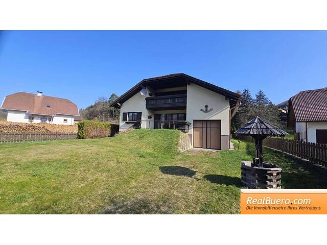 Immobilie in Klausen-Leopoldsdorf - GERÄUMIGES EINFAMILIENHAUS MIT TERRASSE, GARTEN UND GARAGE - Bild 0