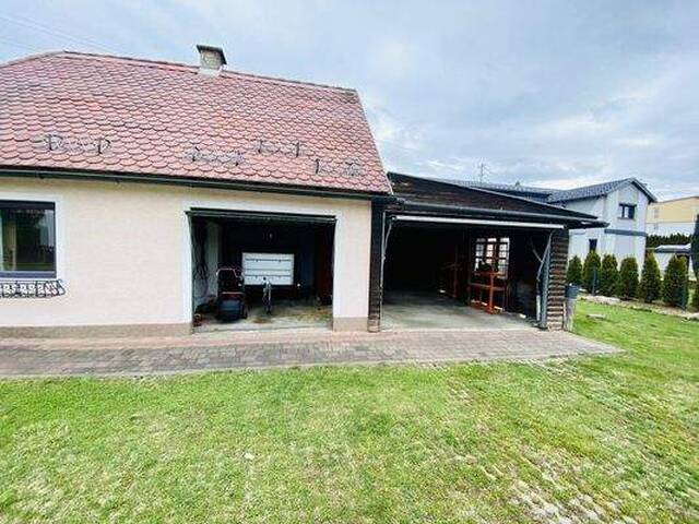 Immobilie in Zeltweg - Wohnhaus mit 2 Garagen und großem Garten - verwirklichen Sie Ihre Wohnideen - Bild 2