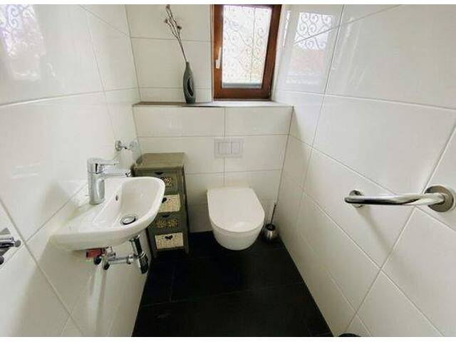 Immobilie in Zeltweg - Wohnhaus mit 2 Garagen und großem Garten - verwirklichen Sie Ihre Wohnideen - Bild 4