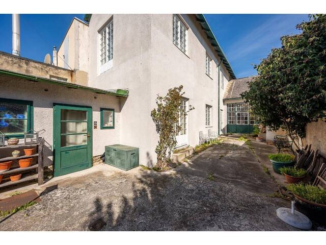 Immobilie in Gießhübl - Haus mit großem Potenzial - hörbare Nähe zur Autobahn - Bild 1