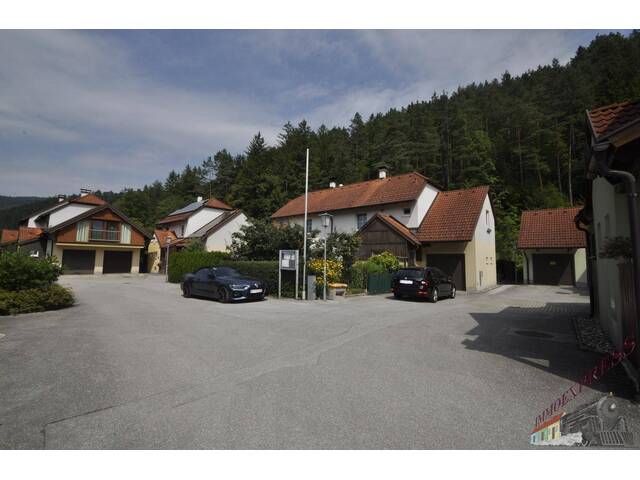 Immobilie in Hohenberg - Wohnen wie im Urlaub Neuwertige Doppelhaushälfte mit Garage im wunderschönen Hohenberg - Bild 1