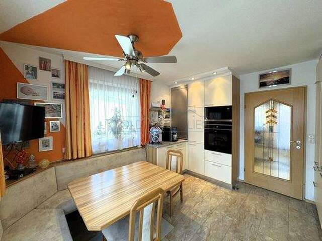 Immobilie in Lienz - Doppelstöckige Wohlfühlwohnung in 2-Parteien-Haus in Lienz - Bild 1