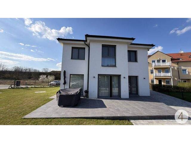 Immobilie in Schrick - Neuwertiges Einfamilienhaus in Schrick - Ihr Familientraum mit guter Anbindung nach Wien - Bild 2