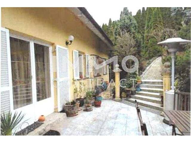 Immobilie in Breitenfurt bei Wien - Großzügige Villa mit zauberhaftem Garten und Pool am Rande des Wienerwals - Bild 1