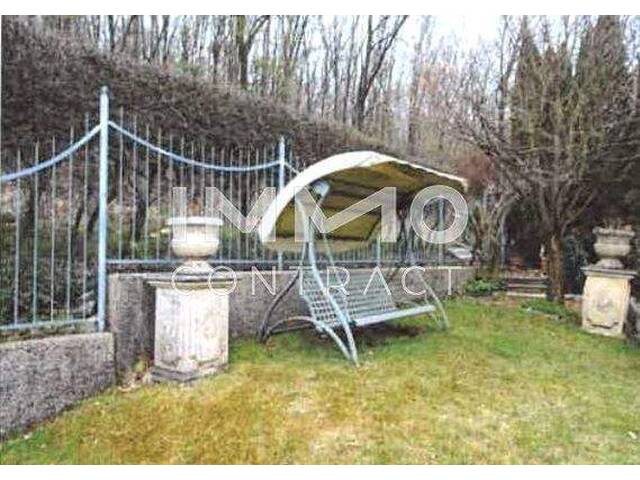 Immobilie in Breitenfurt bei Wien - Großzügige Villa mit zauberhaftem Garten und Pool am Rande des Wienerwals - Bild 2