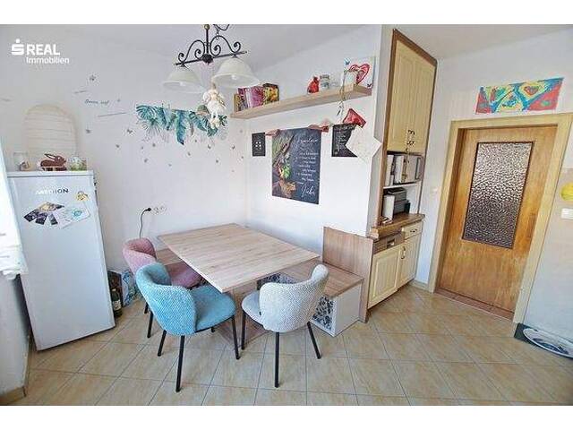 Immobilie in Kleinpetersdorf - Einfamilienfamilienhaus mit Werkstatt & Lagerhalle, Garage und großem Garten mit Pool - Bild 3