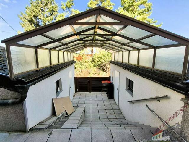 Immobilie in Königstetten - Rohdiamant 300m2 und über 2300m2 Grundstück mit Traumaussicht - Bild 1