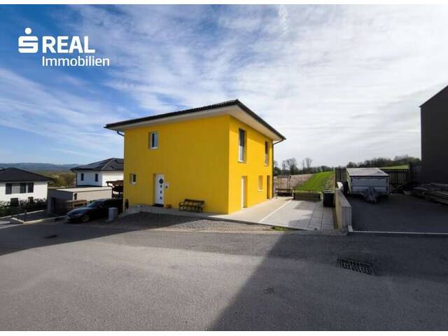 Immobilie in Wallsee - Neuwertiges Einfamilienhaus in familienfreundlicher Lage - Bild 2