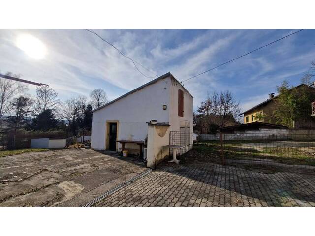 Immobilie in Breitenwaida - Zweifamilienhaus mit Potenzial in Breitenwaida: Großzügiges Sanierungsobjekt auf 1.997 m² Eigengrund! - Bild 4