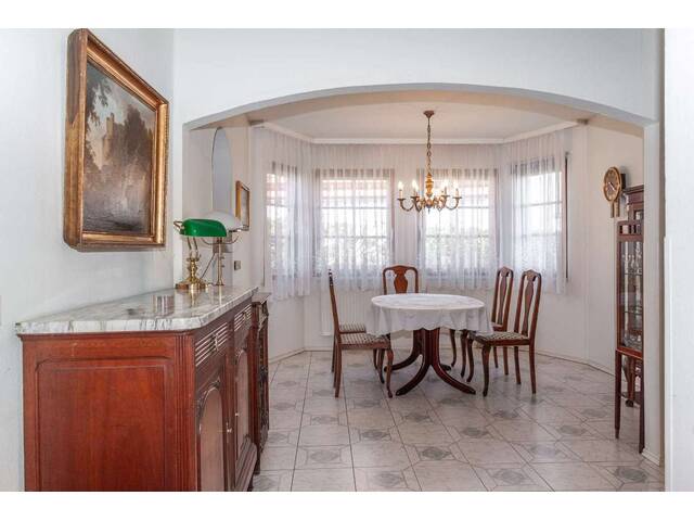 Immobilie in Breitenbrunn - Renovierungsbedürftiges Einfamilienhaus mit Seeblick in Breitenbrunn - Bild 3