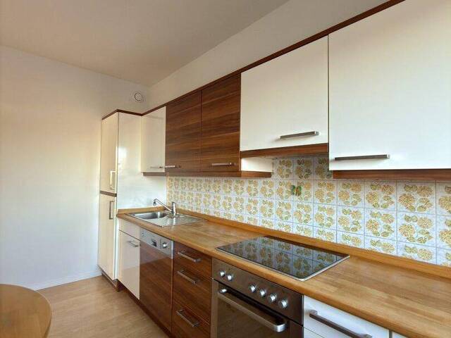 Immobilie in Wiener Neudorf - SEHR GEPFLEGTE UND HELLE CA. 72m² GROSSE (inkl. der Loggia) 2-ZIMMER-WOHNUNG MIT LOGGIA & LIFT IN WIENER NEUDORF ZU KAUFEN! - Bild 4