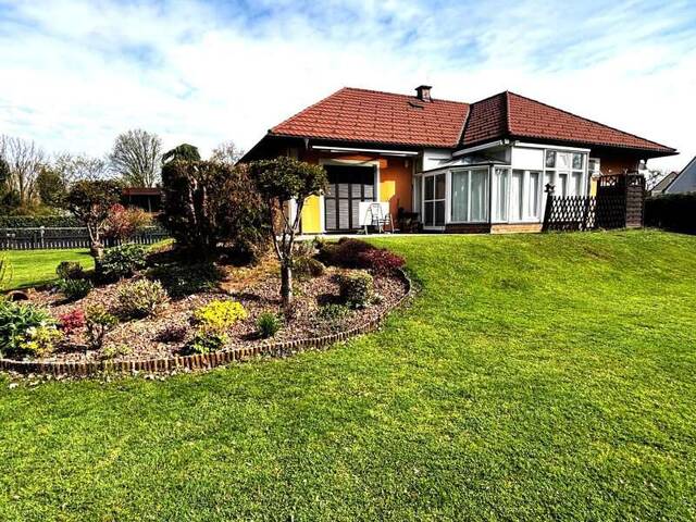 Immobilie in Bad Radkersburg - Sehr gepflegter Bungalow mit Terrasse, Garage, Carport und liebevoller Gartengestaltung in ruhiger Lage. - Bild 1