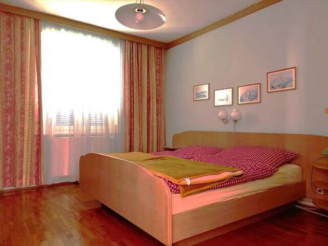 Immobilie in Bad Radkersburg - Sehr gepflegter Bungalow mit Terrasse, Garage, Carport und liebevoller Gartengestaltung in ruhiger Lage. - Bild 4