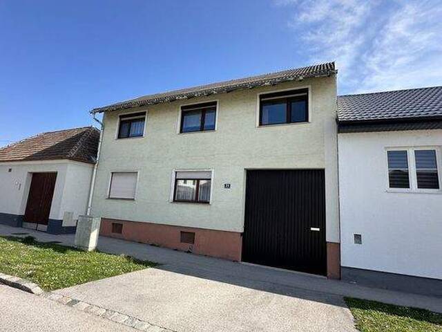 Immobilie in Pöttsching - Zweifamilienhaus mit Stadl und großem Potenzial in Pöttsching - auch als großes Einfamilienhaus nutzbar - Bild 0