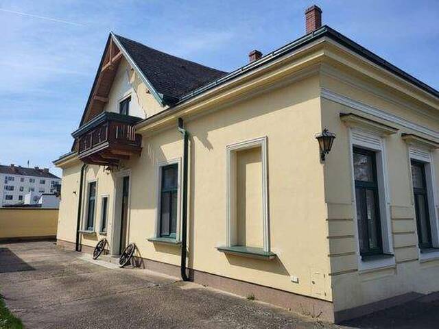 Immobilie in Gänserndorf - Charmante Villa mit weitläufigem Garten, Wintergarten & vielseitigen Wohnbereichen - Bild 1