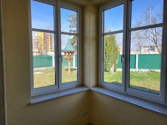 Immobilie in Gänserndorf - Charmante Villa mit weitläufigem Garten, Wintergarten & vielseitigen Wohnbereichen - Bild 3