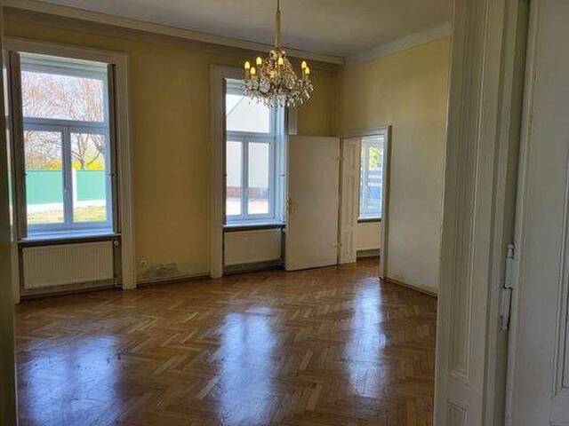 Immobilie in Gänserndorf - Charmante Villa mit weitläufigem Garten, Wintergarten & vielseitigen Wohnbereichen - Bild 4