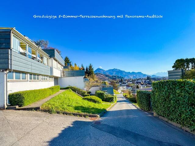 Immobilie in Schwarzach - Großzügige 5-Zimmer-Terrassenwohnung mit Panorama-Ausblick in Hanglage von Schwarzach - Bild 0