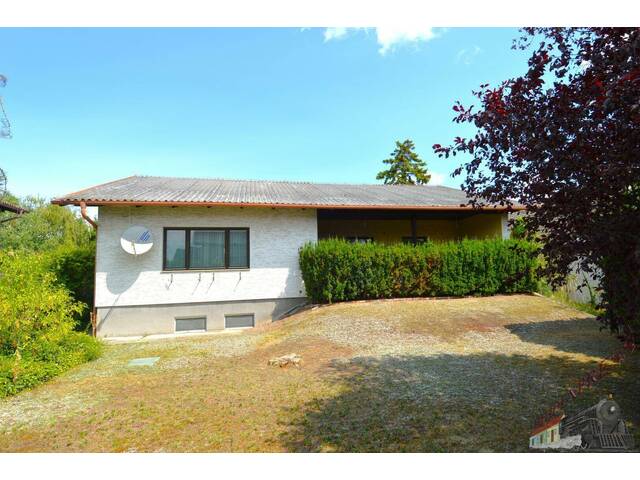 Immobilie in Eggendorf - Bungalow mit Garage - Keller und Dachboden in der Maria Theresiensiedlung - Bild 1