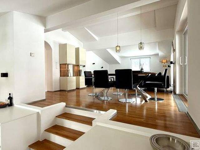 Immobilie in Pflach - Ein Meisterwerk der Architektur - Luxusvilla voller Licht, Ruhe und Stil auf großem Grundstück - Bild 4