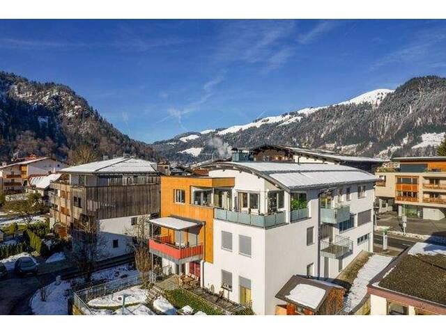Immobilie in Walchsee - WALCHSEE: EXKLUSIVES PENTHOUSE MIT TRAUMHAFTEM SEE- UND BERGBLICK - Bild 1