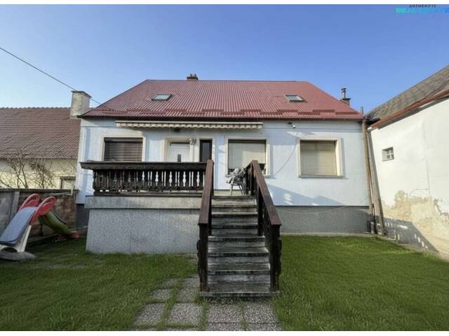 Immobilie in Weikendorf - Einziehen & wohlfühlen: Großzügiges Familienhaus mit 6 Schlafzimmer & 2 Wohnküchen - Bild 0