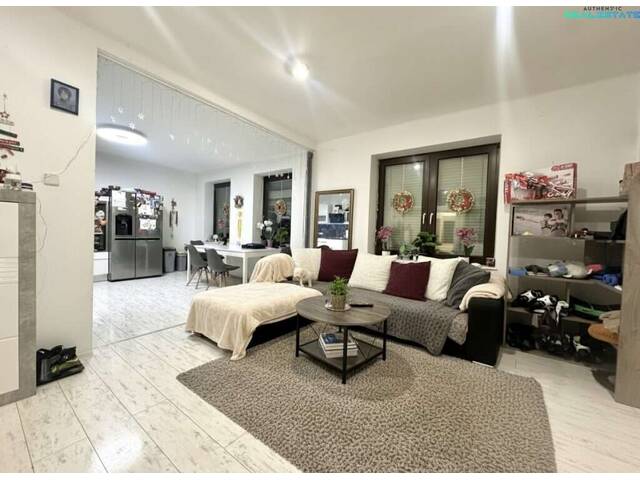 Immobilie in Weikendorf - Einziehen & wohlfühlen: Großzügiges Familienhaus mit 6 Schlafzimmer & 2 Wohnküchen - Bild 3