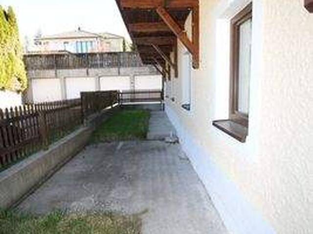 Immobilie in Oberhofen am Irrsee - 3 Zimmer Gartenwohnung in Oberhofen am Irrsee - Bild 1