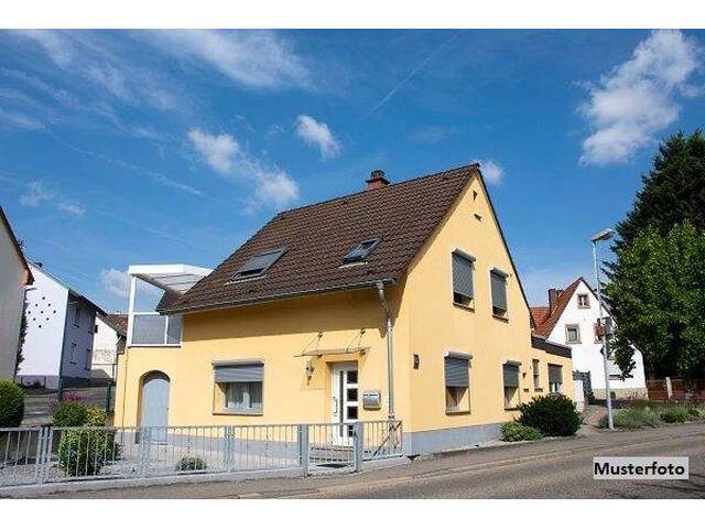 Immobilie in Maria Rain - Wohnensemble mit 2 EFH: saniertes Haus (Bj. 1953/2012) und neuwertiger Neubau - Bild 0