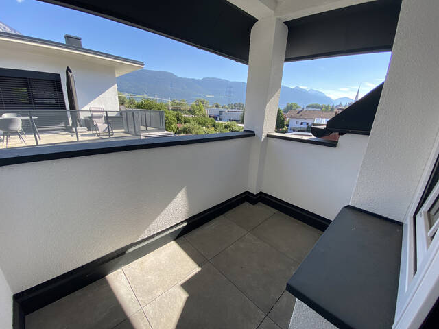 Immobilie in Pfaffenhofen - Attraktive & modernisierte 3,5-Zimmer-Wohnung mit Balkon in Pfaffenhofen bei Telfs - Bild 2