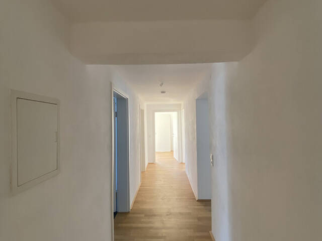 Immobilie in Pfaffenhofen - Attraktive & modernisierte 3,5-Zimmer-Wohnung mit Balkon in Pfaffenhofen bei Telfs - Bild 3