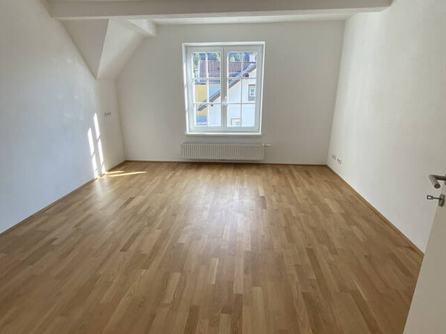 Immobilie in Pfaffenhofen - Attraktive & modernisierte 3,5-Zimmer-Wohnung mit Balkon in Pfaffenhofen bei Telfs - Bild 4