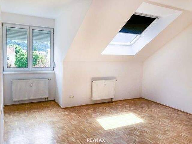 Immobilie in Scharnstein - Gepflegte 3-Zimmer-Dachgeschosswohnung mit Loggia - Top Preis! - Bild 1