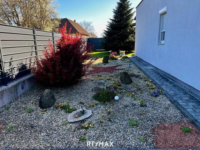 Immobilie in Halbenrain - Einziehen & genießen – stilvoller Bungalow mit Pool nahe Bad Radkersburg - Bild 1