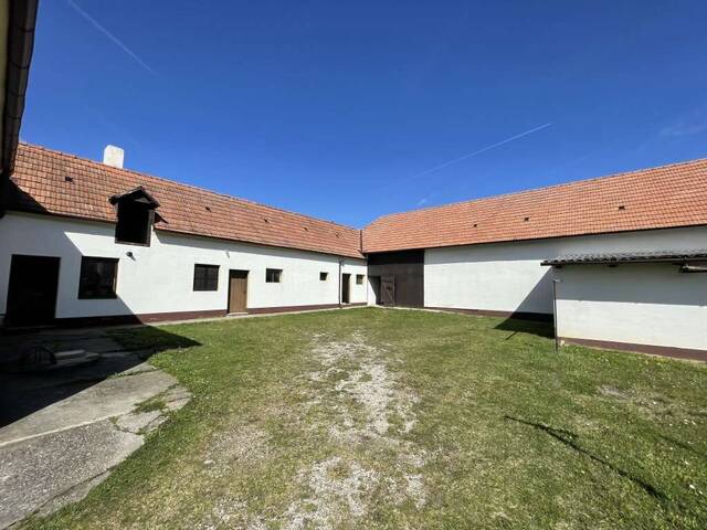 Immobilie in Schattendorf - EHEMALIGES GEHÖFT MIT GROSSEM GARTEN, SCHEUNE UND NEBENGEBÄUDEN! - Bild 0