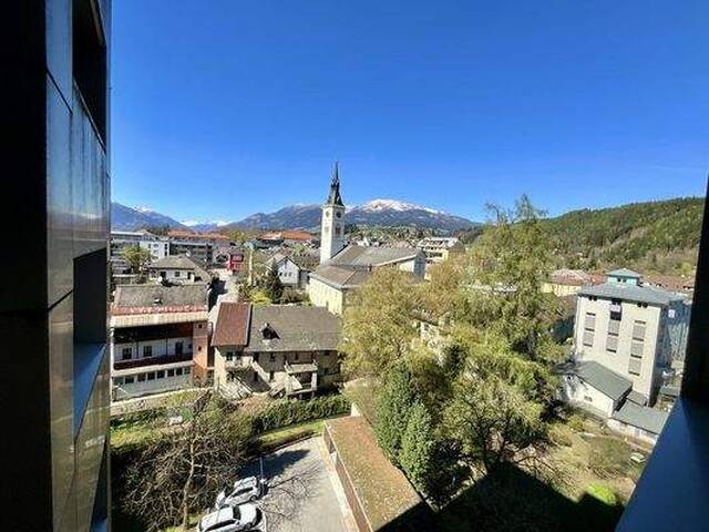 Immobilie in Spittal an der Drau - STILVOLL UND ZENTRAL WOHNEN MIT WEITBLICK! IHRE WOHLFÜHLOASE ÜBER DEN DÄCHERN DER STADT! - Bild 4