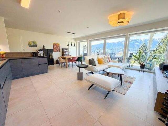 Immobilie in Millstatt am See - EXKLUSIVE EIGENTUMSWOHUNG MIT SEEBLICK UND PRIVATEM BADESTRAND IN MILLLSTATT AM SEE! - Bild 0